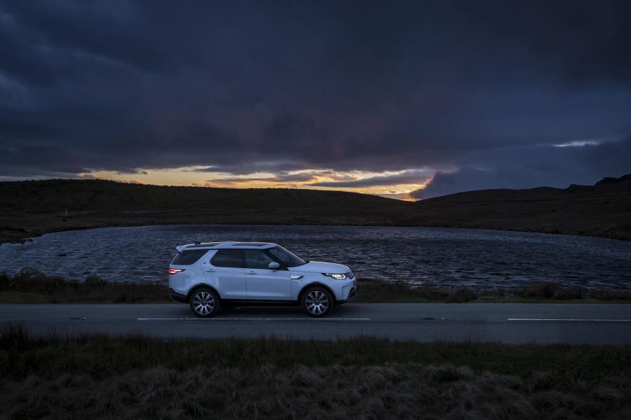  Land Rover Discovery HSE Td6 2017 года  (UK) (фото 10 из 40)